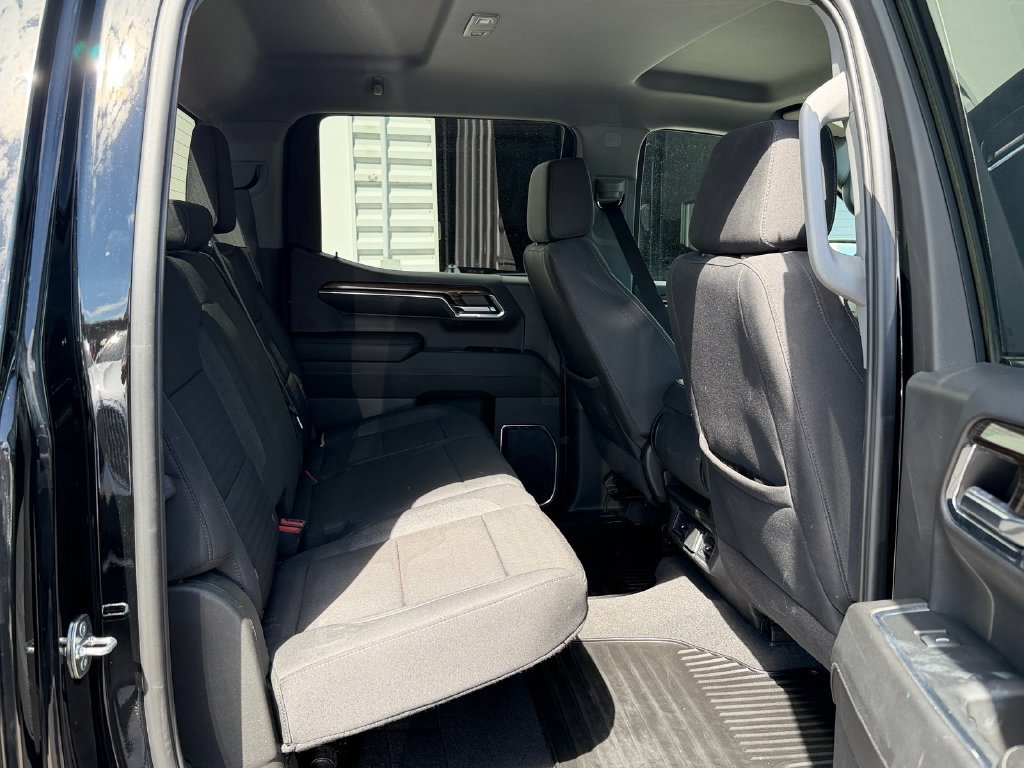 Used 2024 Chevrolet Silverado 1500 LT RWD image 17