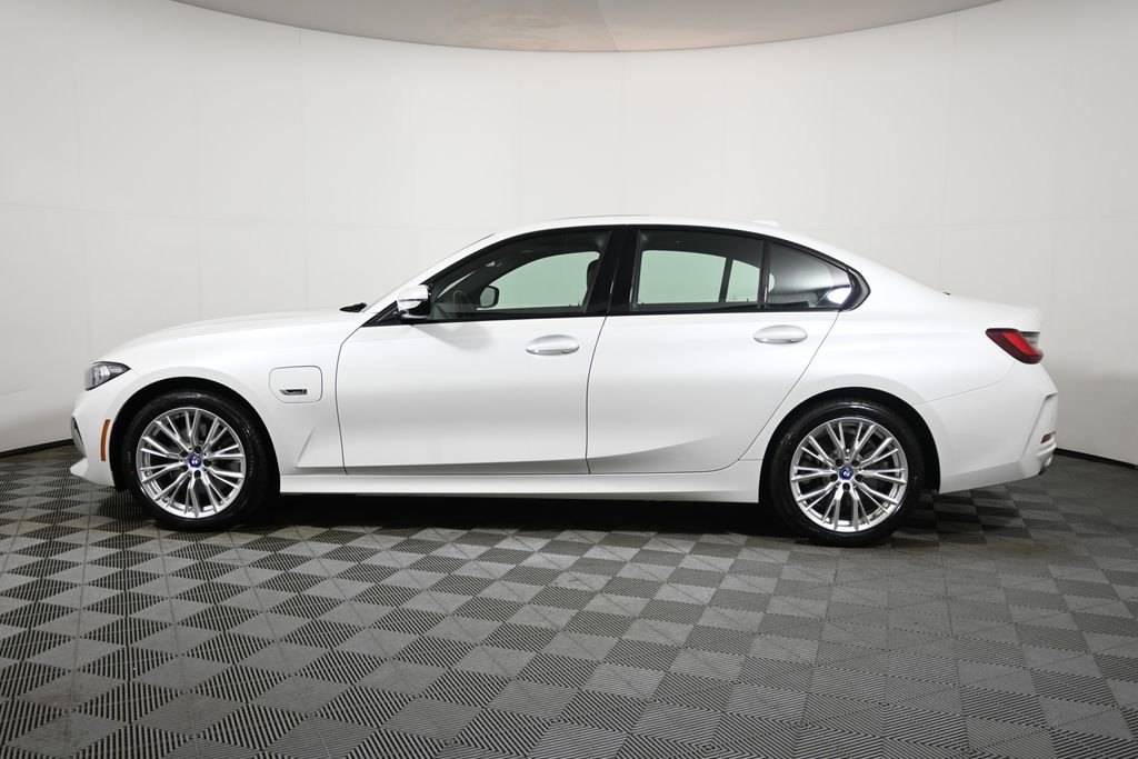 Certified 2023 BMW 330e xDrive w/ Premium Package image 2