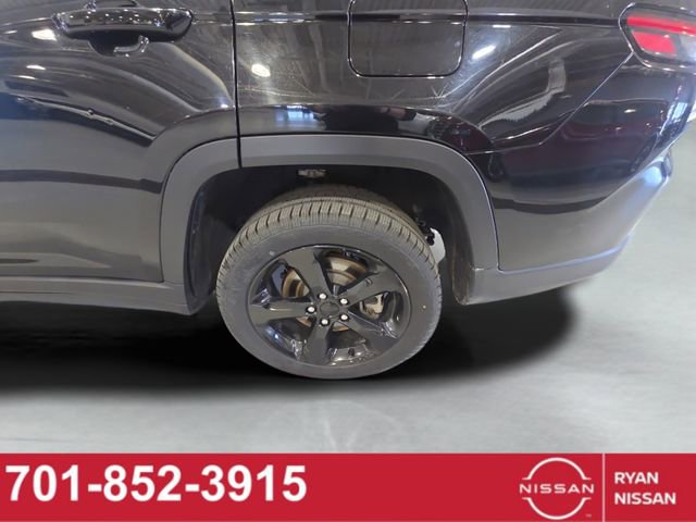 Used 2023 Jeep Grand Cherokee L Laredo image 22