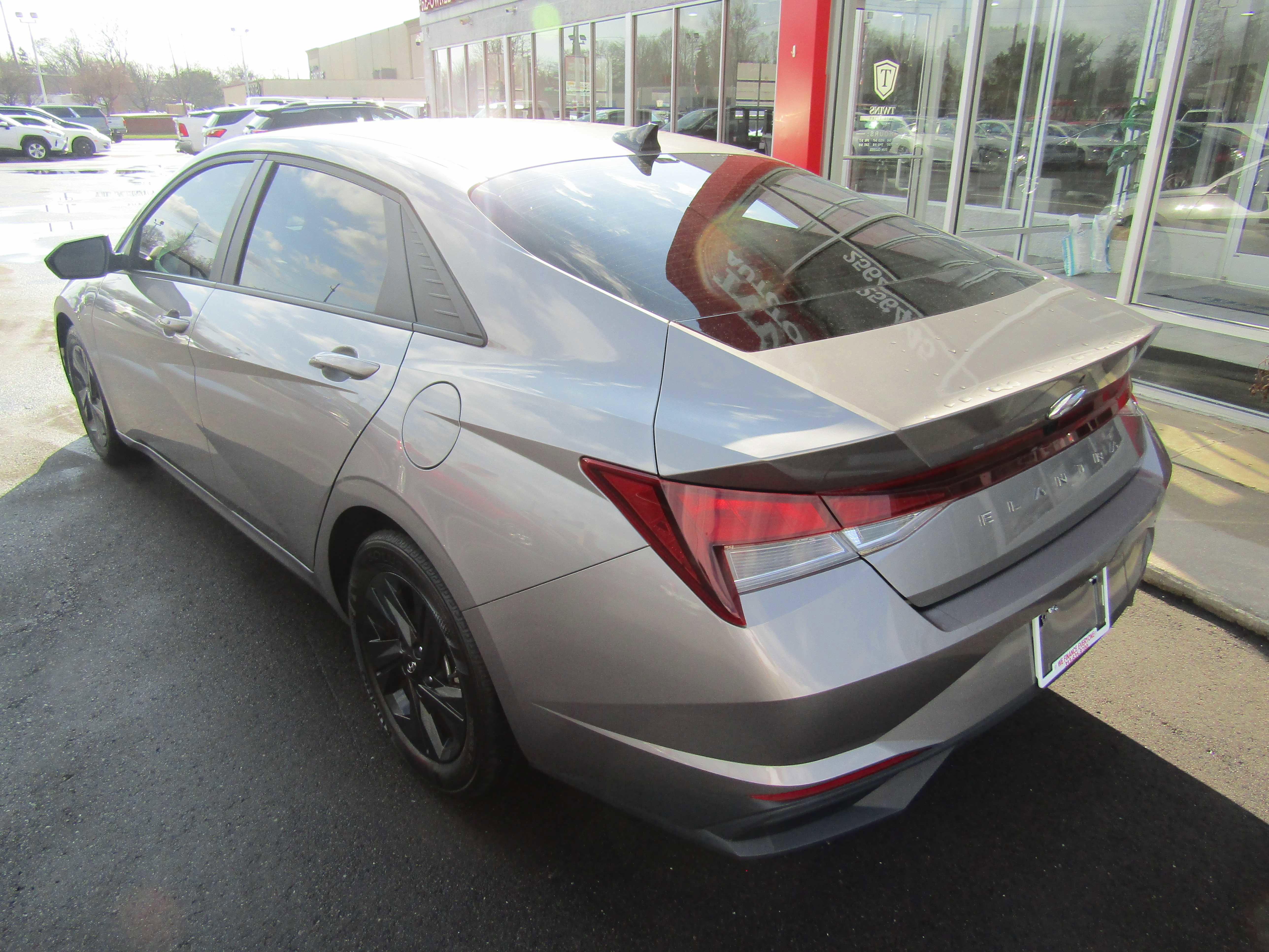 Used 2023 Hyundai Elantra SEL FWD image 7