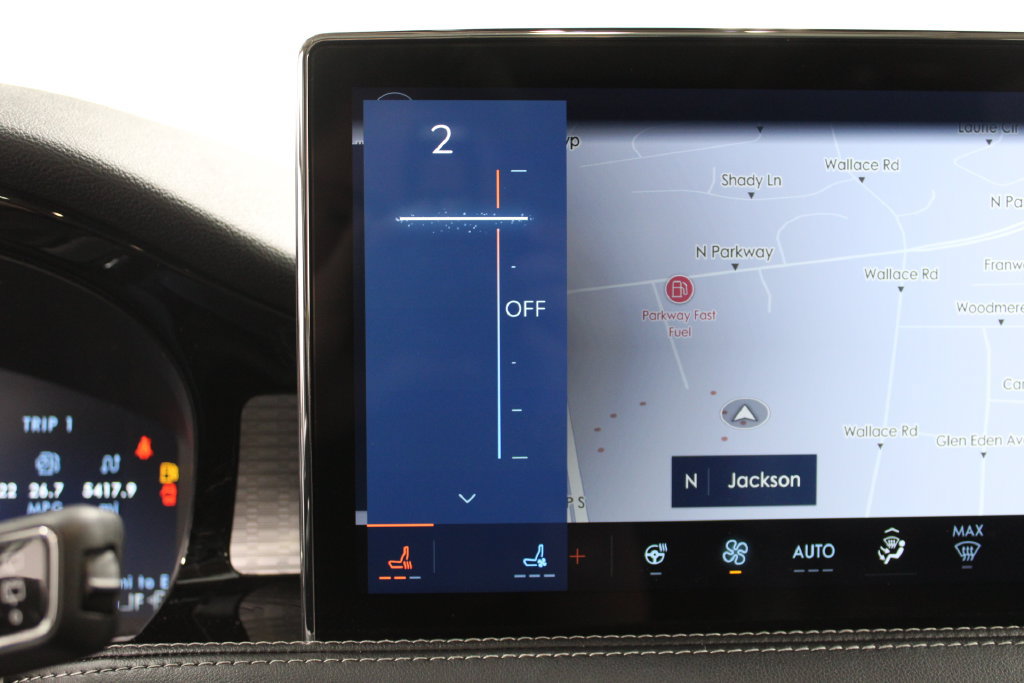 Used 2023 Lincoln Corsair AWD w/ Equipment Group 101A image 57