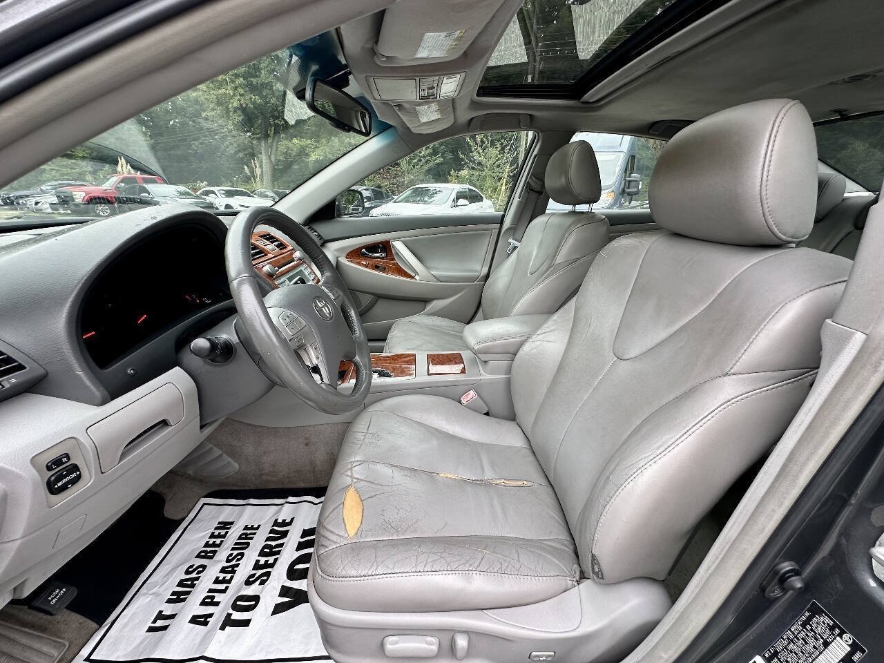 Used 2009 Toyota Camry XLE FWD image 10