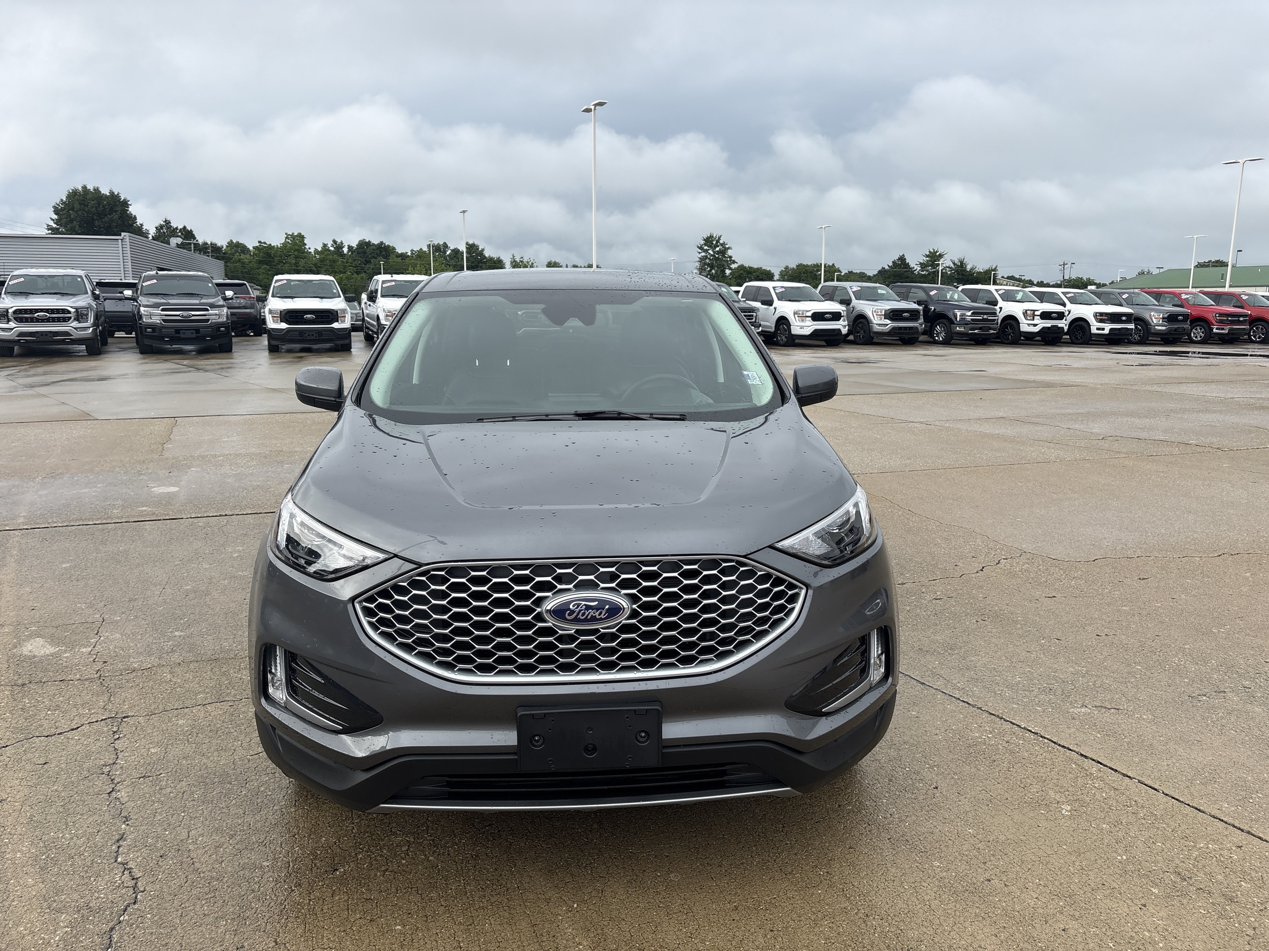 Used 2024 Ford Edge SEL w/ Convenience Package AWD/4WD image 2