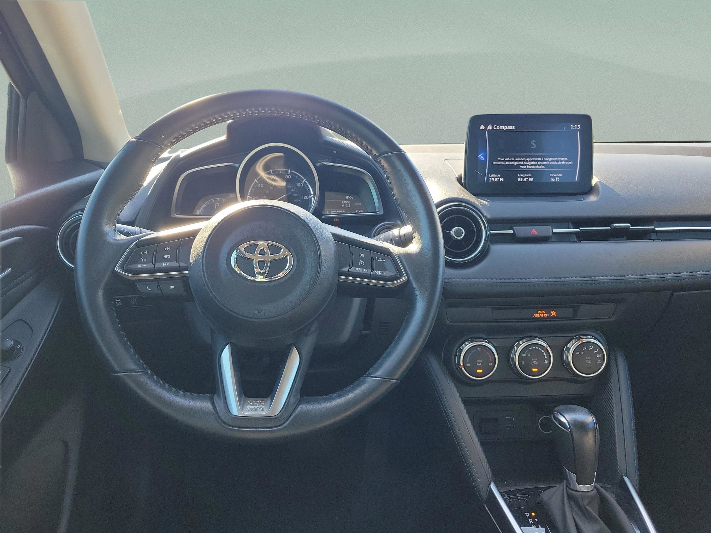 Used 2019 Toyota Yaris XLE image 9