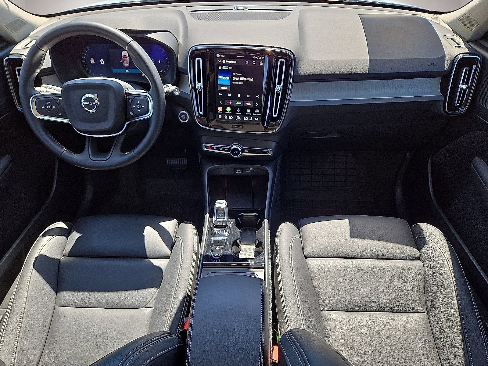 Used 2026 Volvo XC40 B5 Plus AWD/4WD image 18