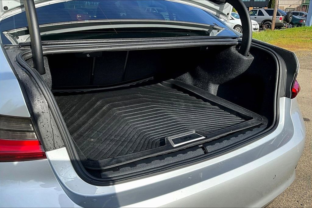 Used 2019 BMW 330i Sedan w/ Convenience Package RWD image 35