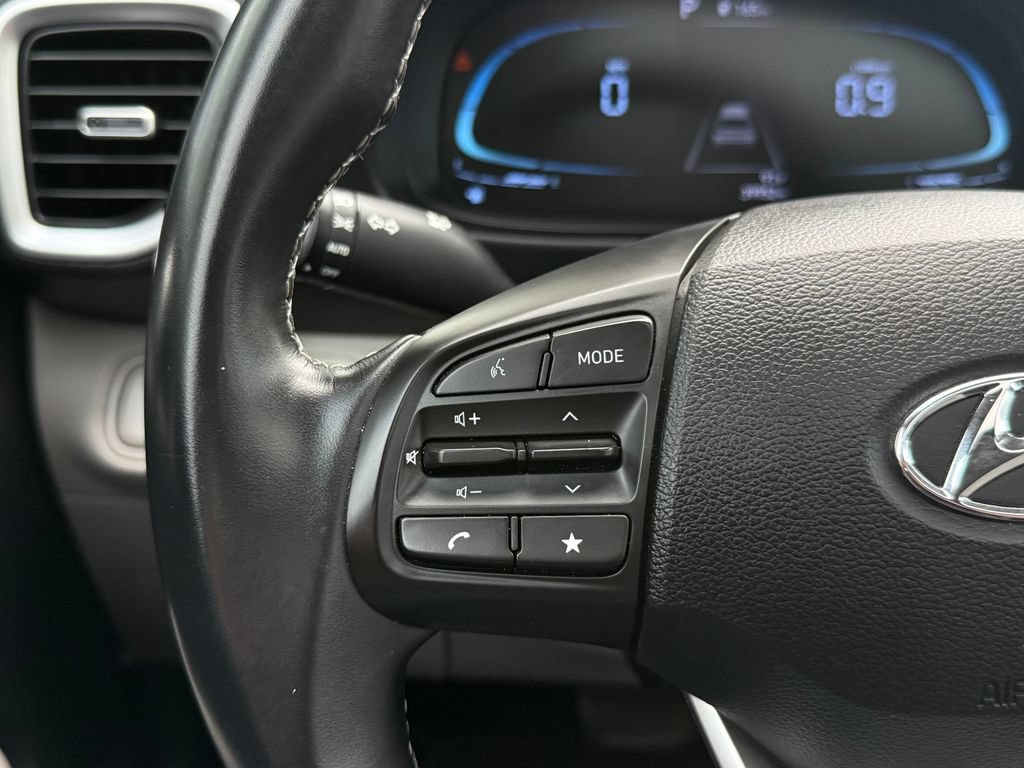Used 2023 Hyundai Venue SEL w/ Cargo Package FWD image 28