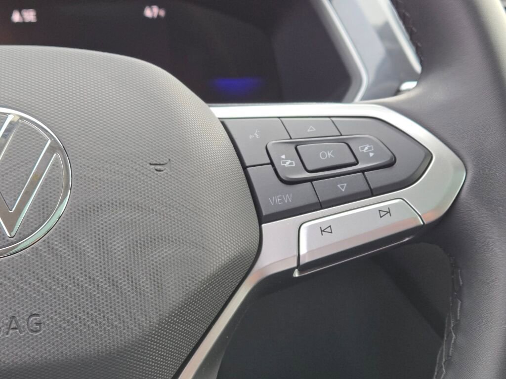 Used 2024 Volkswagen Tiguan Wolfsburg Edition image 38