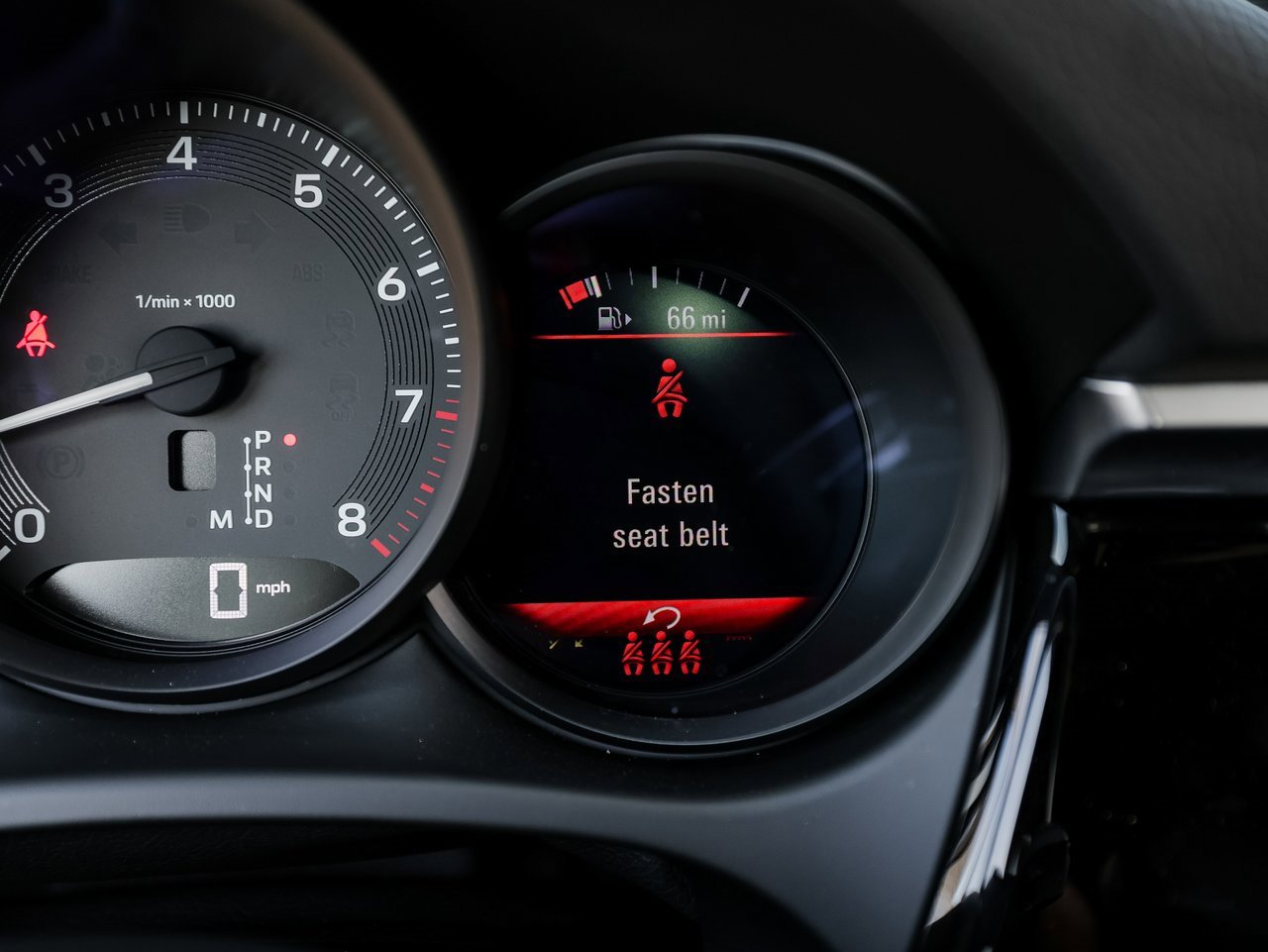 Certified 2023 Porsche Macan image 15