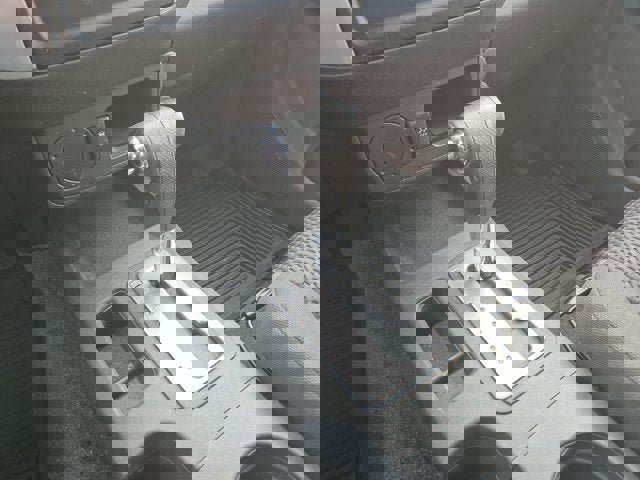 Used 2012 Nissan Frontier SV image 16