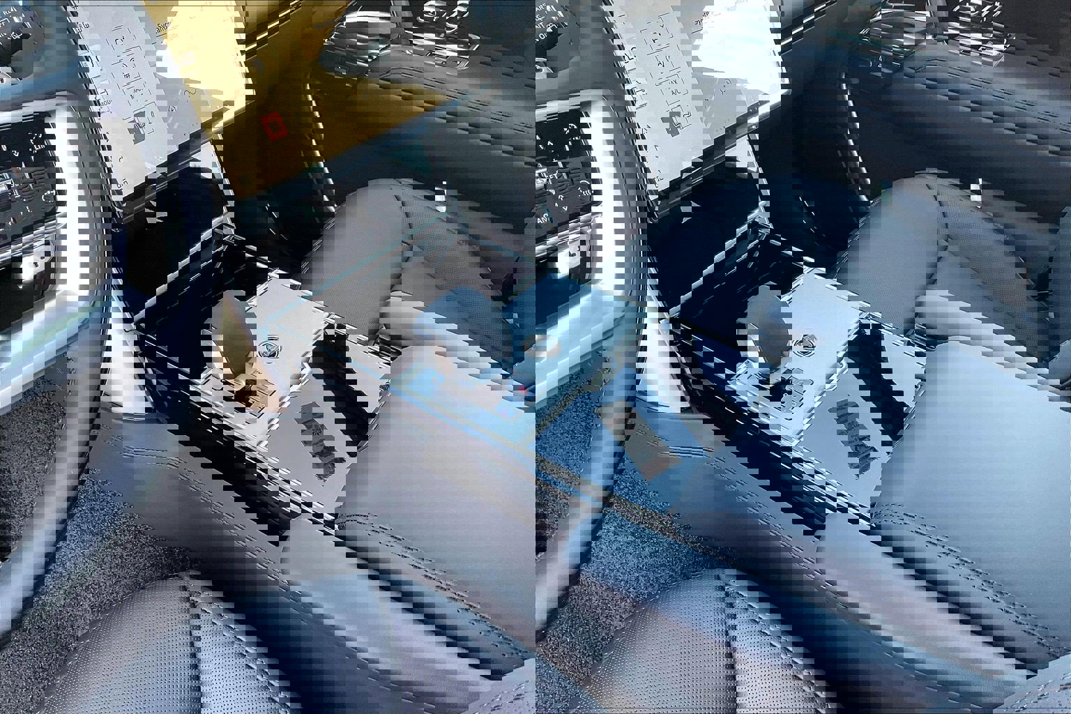 New 2026 Land Rover Range Rover SE image 11