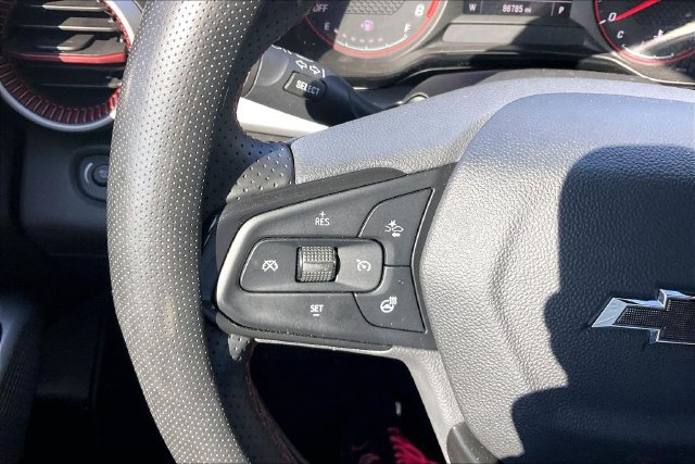 Used 2024 Chevrolet Trax RS w/ Sunroof Package FWD image 16
