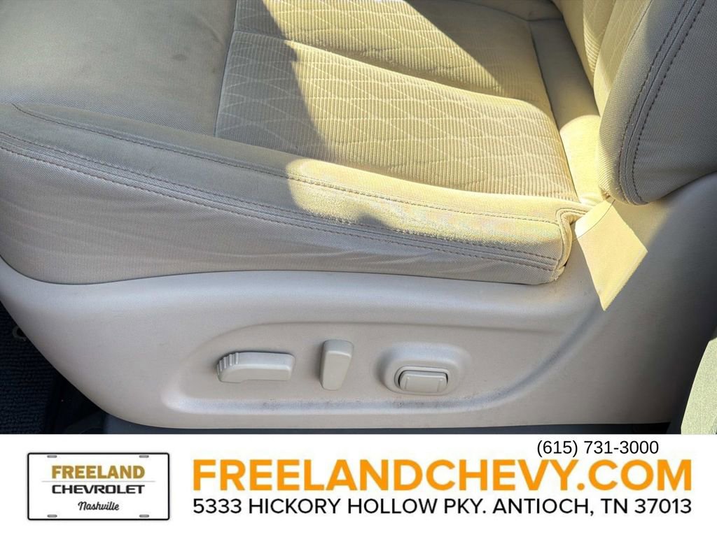 Used 2017 Nissan Titan SV image 30