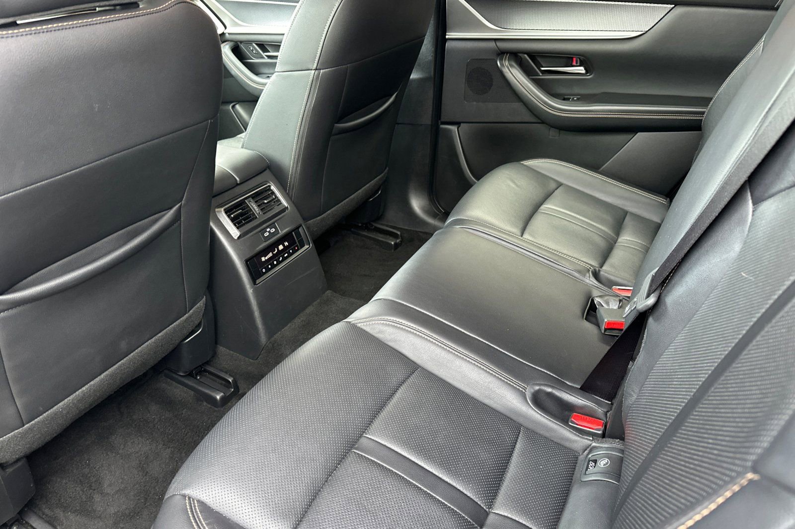 Used 2024 MAZDA CX-90 3.3 Turbo w/ Preferred Plus image 4