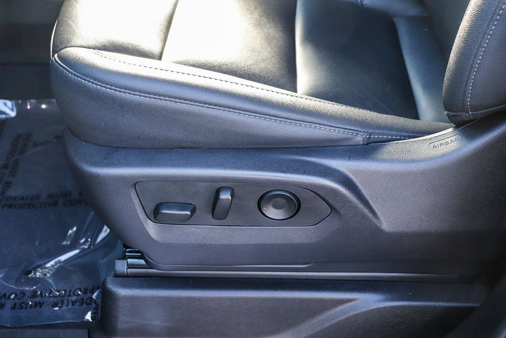 Used 2025 Chevrolet Suburban Z71 AWD/4WD image 25