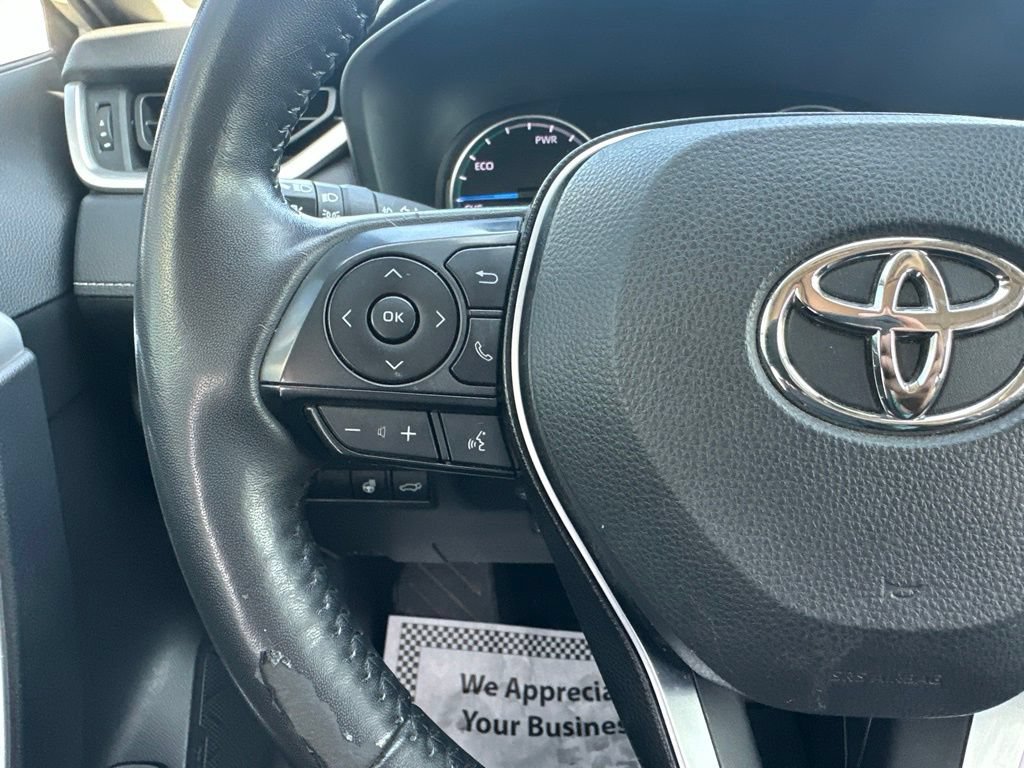 Used 2022 Toyota RAV4 XLE Premium AWD/4WD image 18