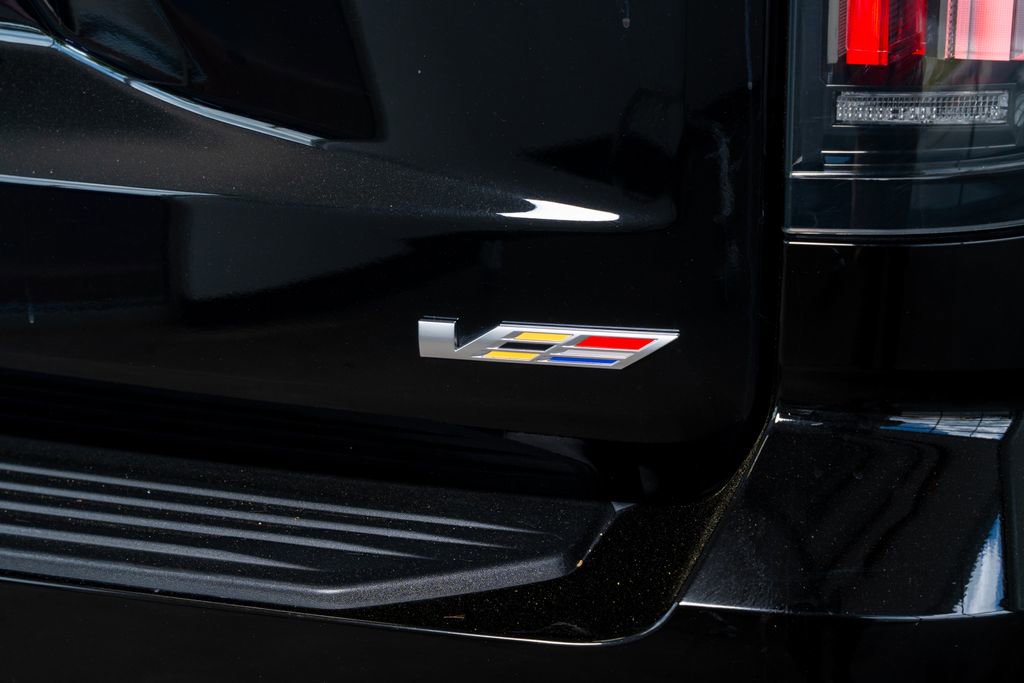 Used 2025 Cadillac Escalade ESV V image 27