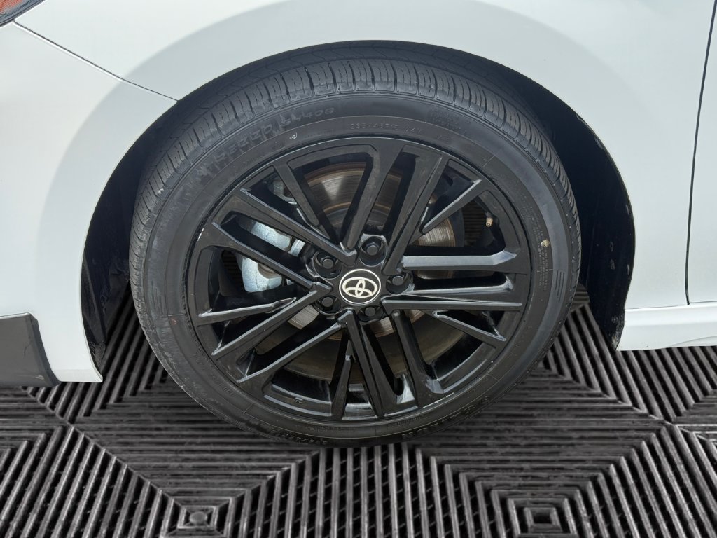 Used 2025 Toyota Camry SE FWD image 14