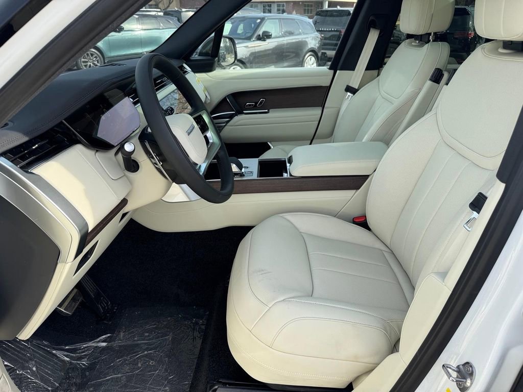 New 2026 Land Rover Range Rover SE image 8