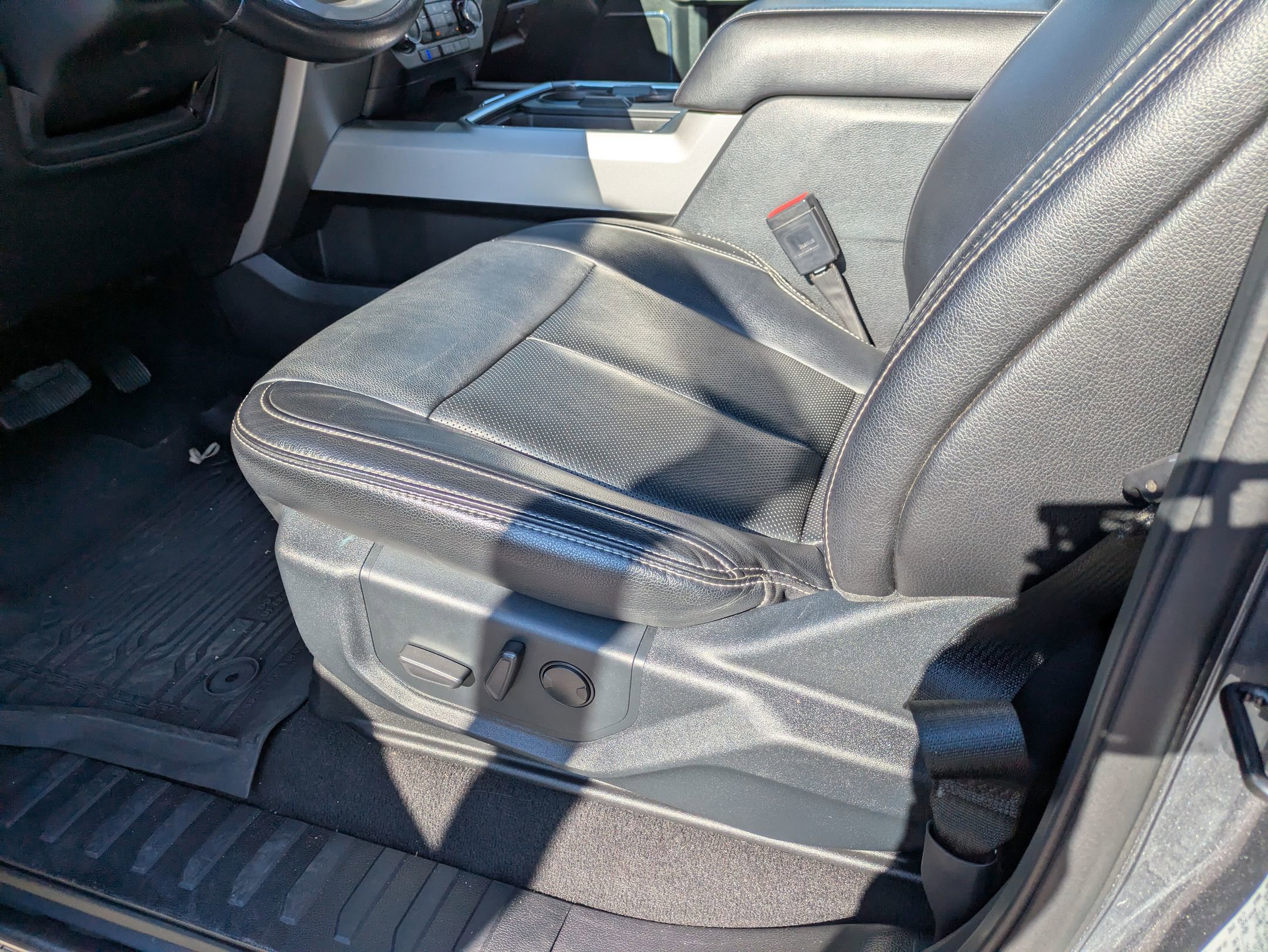 Used 2021 Ford F250 Lariat image 15