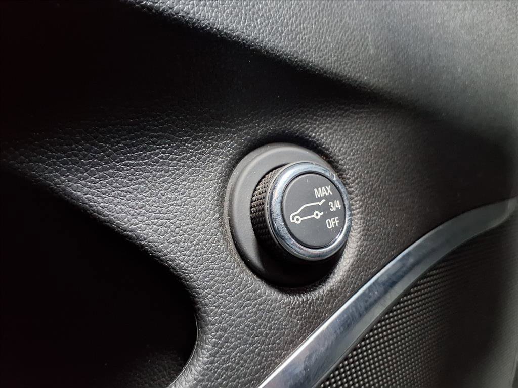 Used 2023 Buick Enclave Essence image 18