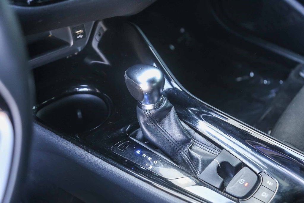 Used 2021 Toyota C-HR XLE FWD image 18