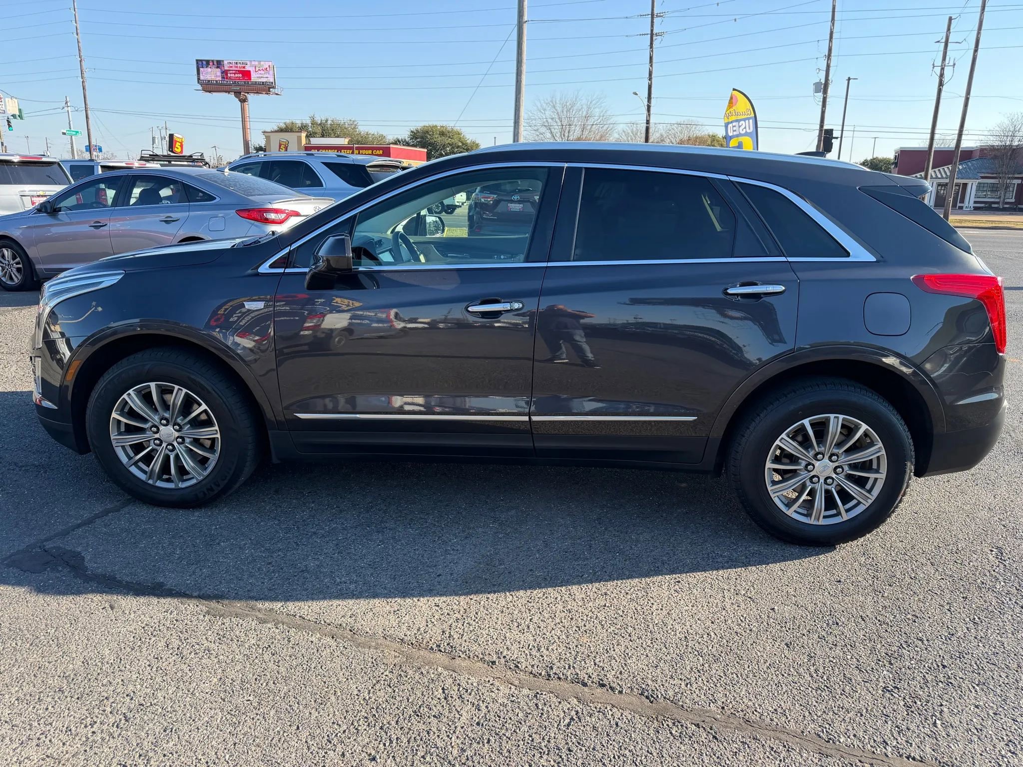 Used 2017 Cadillac XT5 Luxury w/ Driver Awareness Package FWD image 16