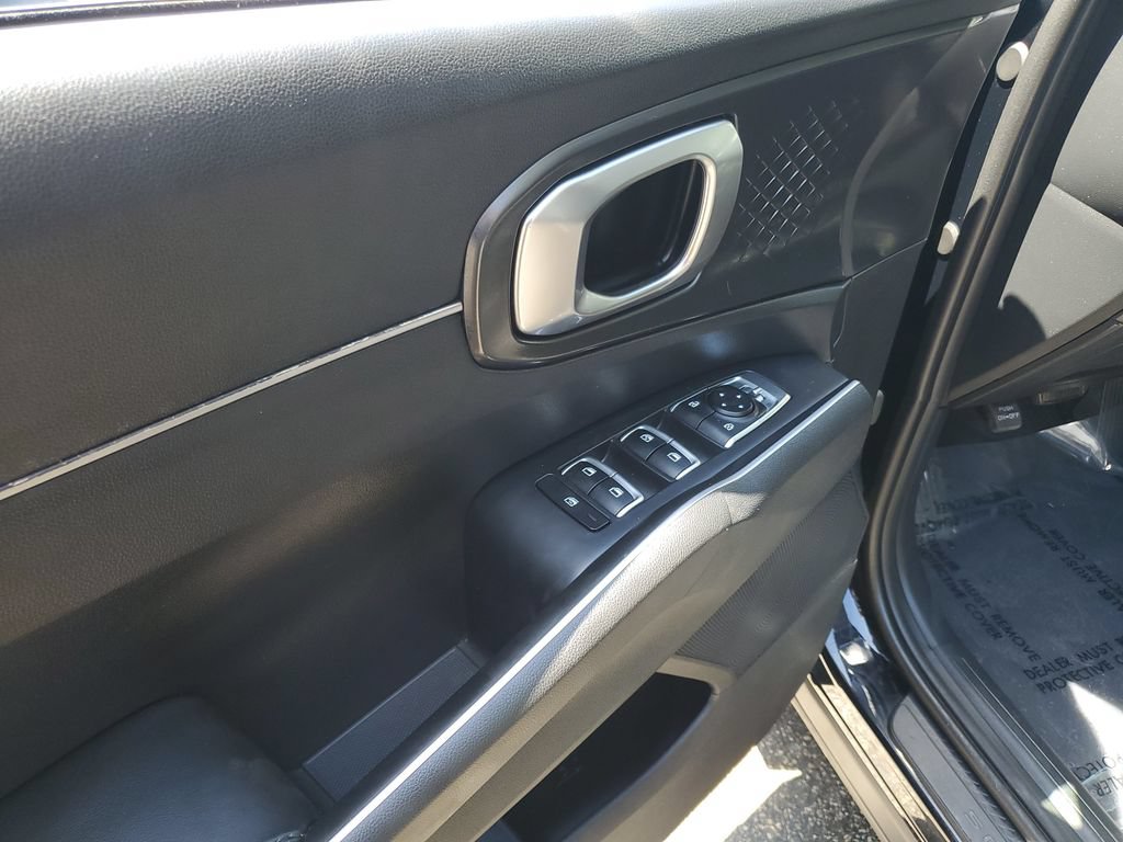 Used 2022 Kia Sorento LX FWD image 19