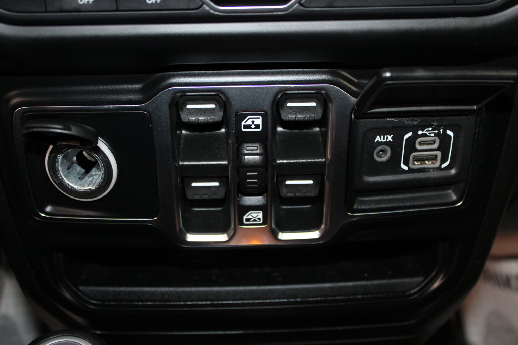 Used 2023 Jeep Gladiator Sport AWD/4WD image 43