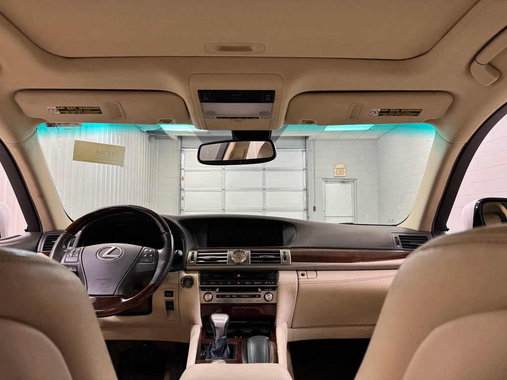 Used 2013 Lexus LS 460 AWD w/ Comfort Pkg image 24