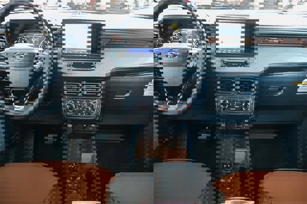 New 2024 Ford Maverick Lariat w/ 4K Tow Package image 11