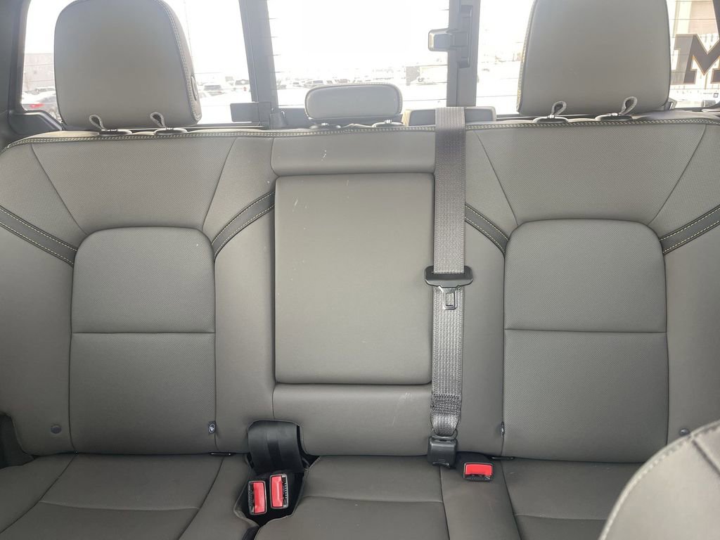 Used 2024 Chevrolet Colorado ZR2 w/ ZR2 Convenience Package III image 33