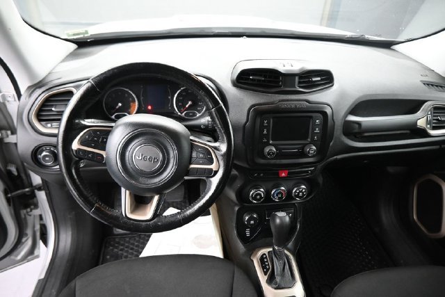 Used 2017 Jeep Renegade Latitude w/ Cold Weather Group AWD/4WD image 20