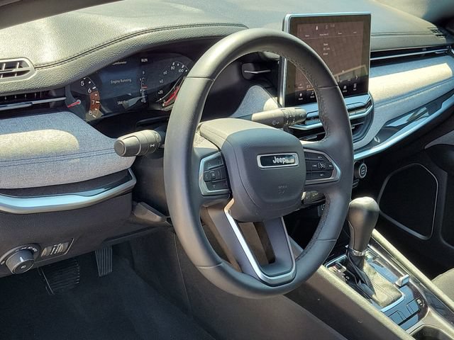 Used 2024 Jeep Compass Latitude AWD/4WD image 7