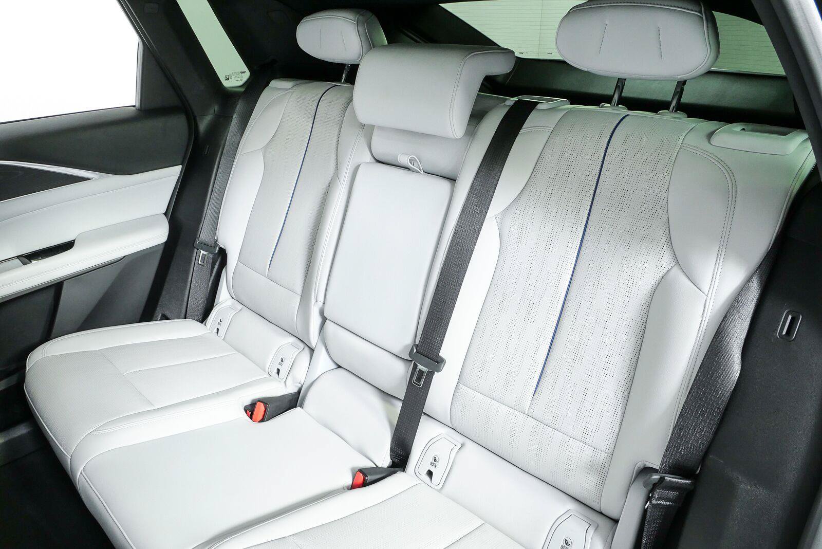 Certified 2024 Cadillac Lyriq Sport RWD image 17