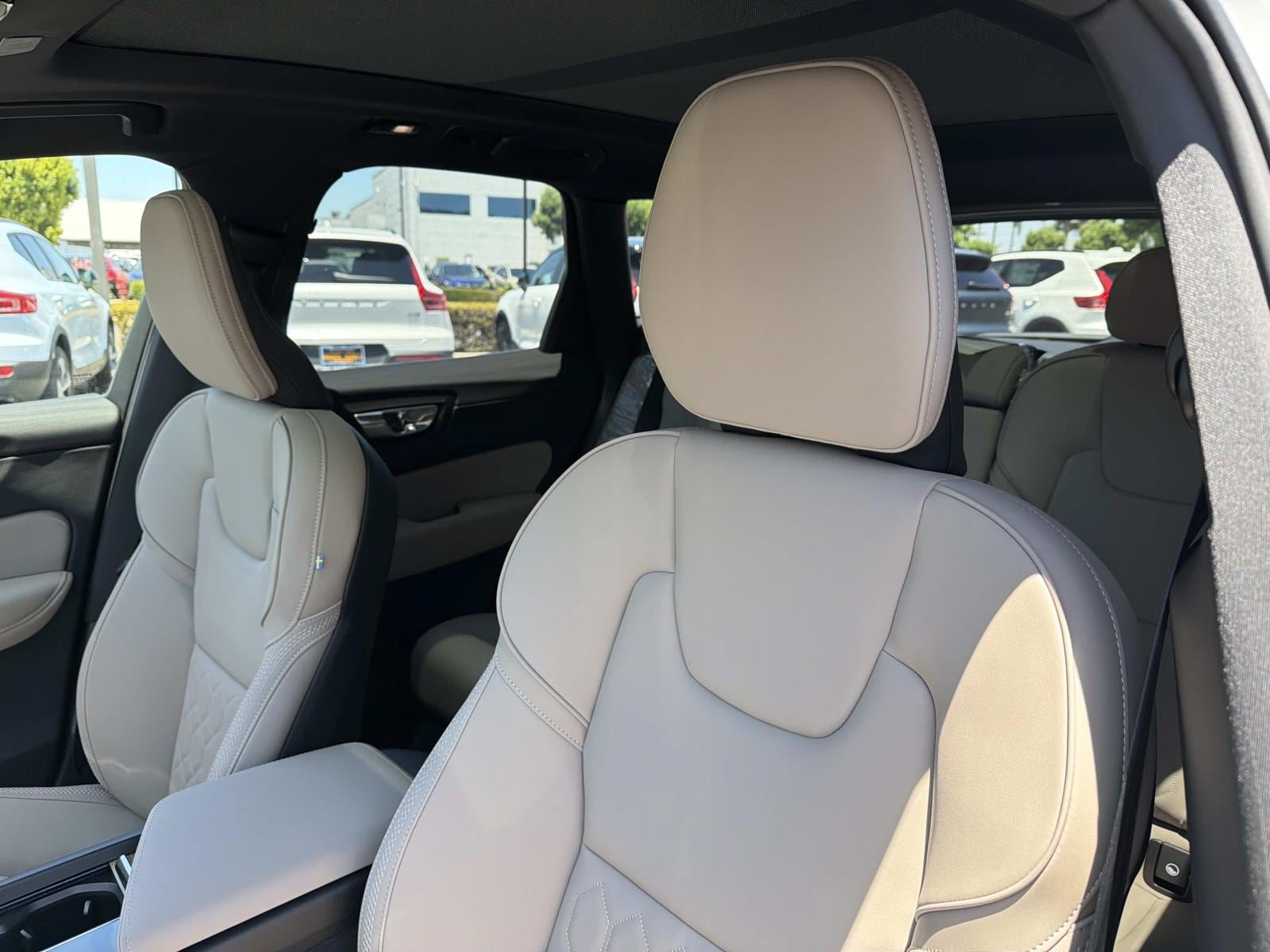 New 2026 Volvo XC60 T8 Plus w/ Protection Package Premier AWD/4WD image 15