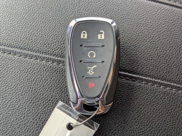 Used 2023 Chevrolet Traverse LT FWD image 32