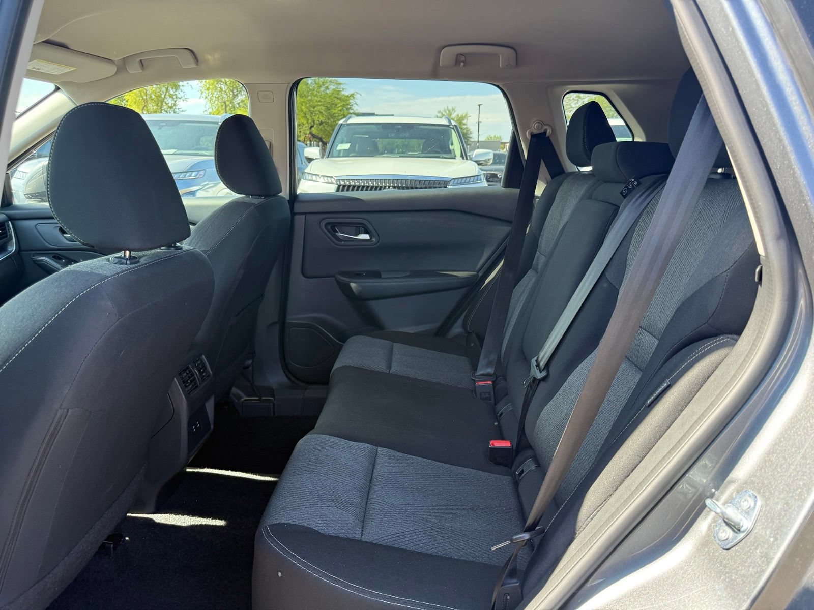 Certified 2025 Nissan Rogue SV FWD image 8