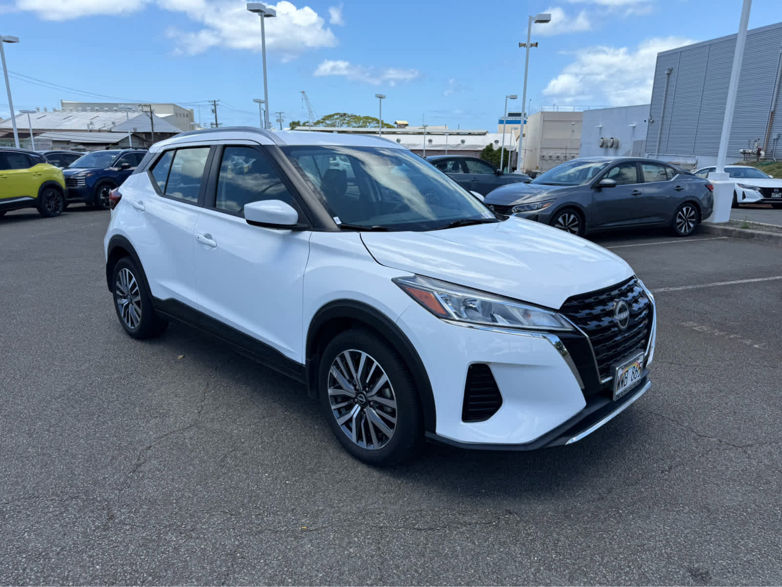 Used 2023 Nissan Kicks SV FWD image 2