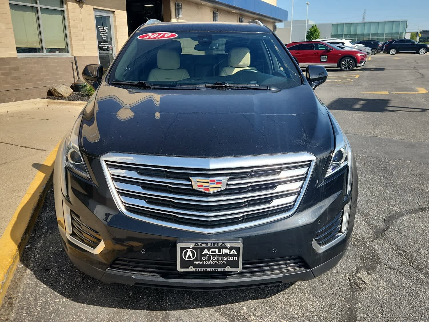 Used 2019 Cadillac XT5 Luxury AWD/4WD image 2