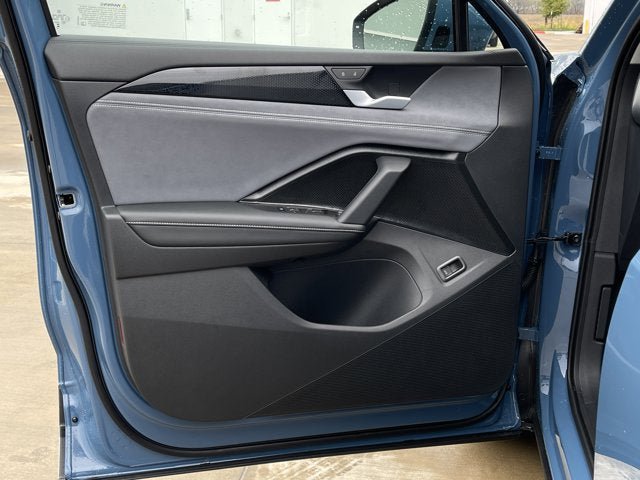 New 2026 Volkswagen Tiguan SE FWD image 9