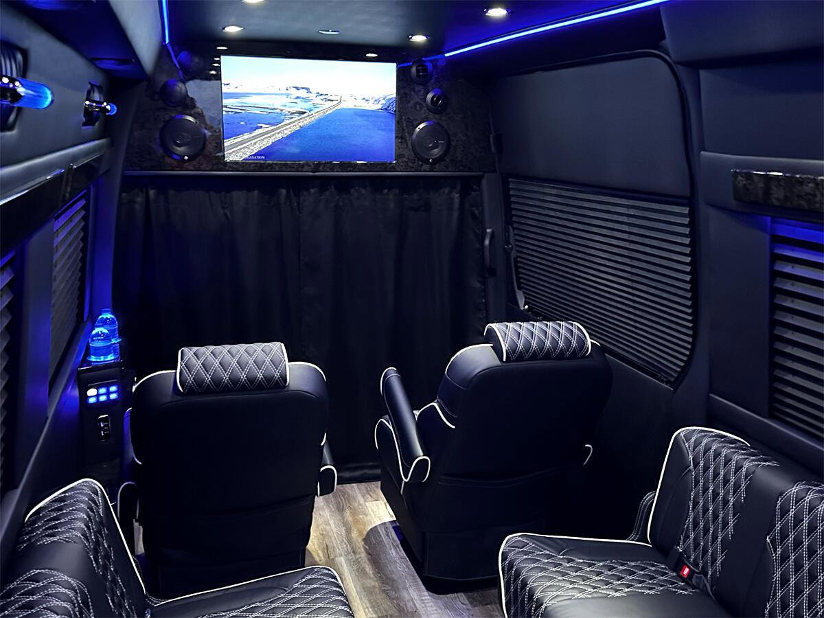 Used 2024 Mercedes-Benz Sprinter 3500 image 36