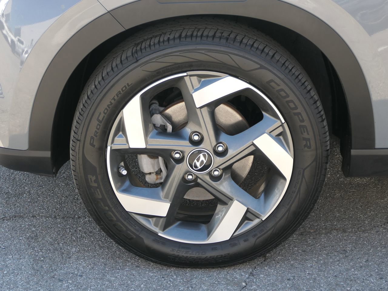 Used 2023 Hyundai Venue SEL image 10