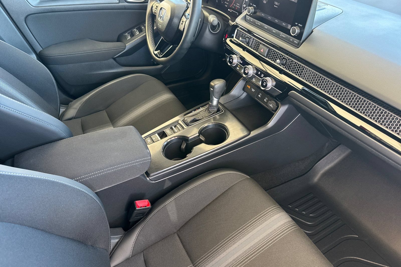 Used 2025 Honda Civic Sport image 15