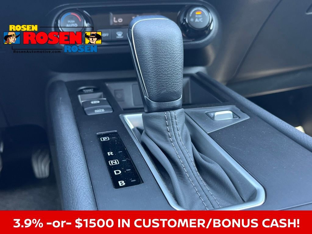 New 2026 Nissan Kicks SV image 28