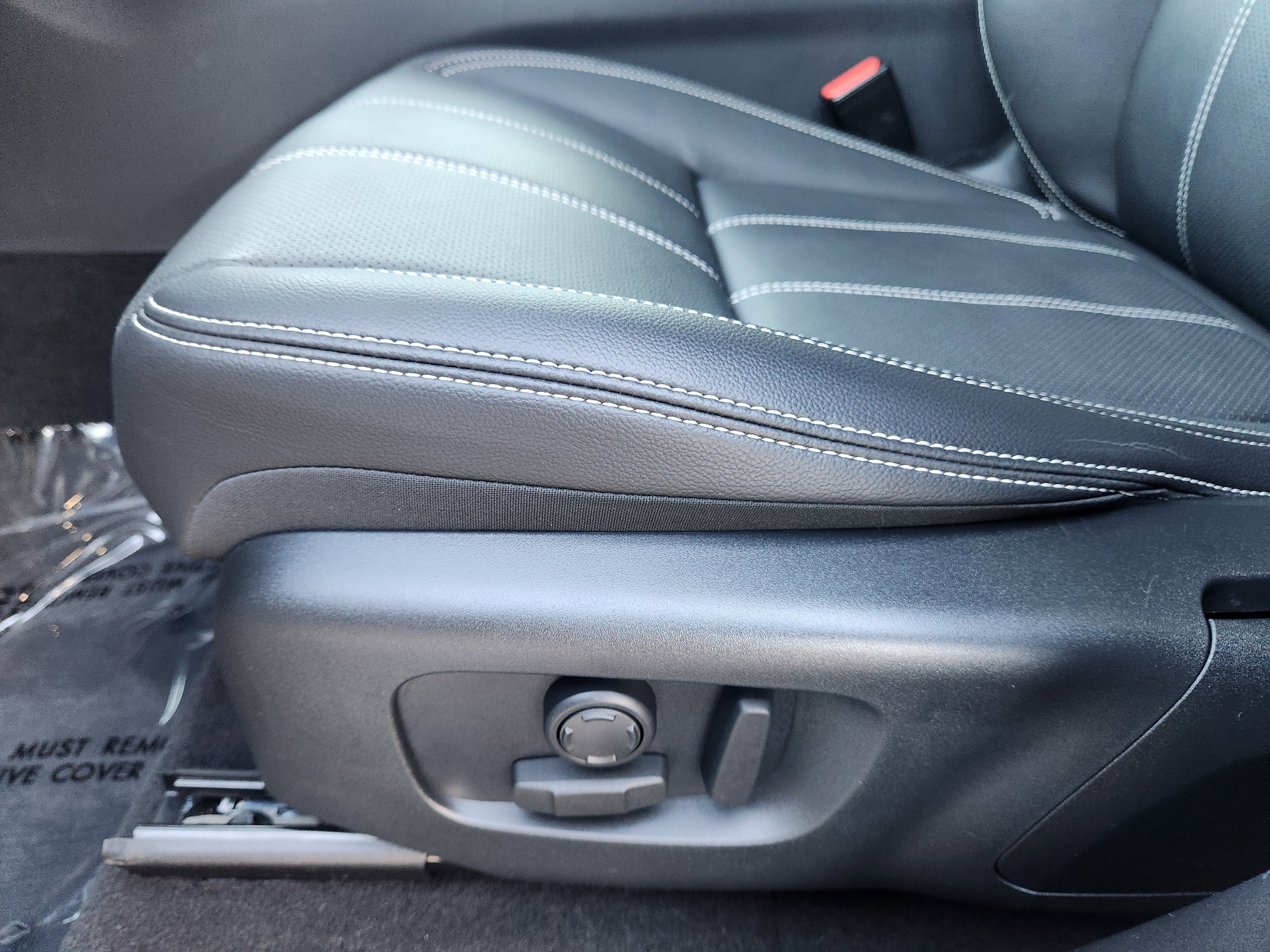 Certified 2022 Land Rover Range Rover Velar R-Dynamic S image 25