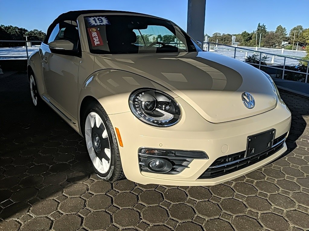 Used 2019 Volkswagen Beetle 2.0T Final Edition SEL image 3