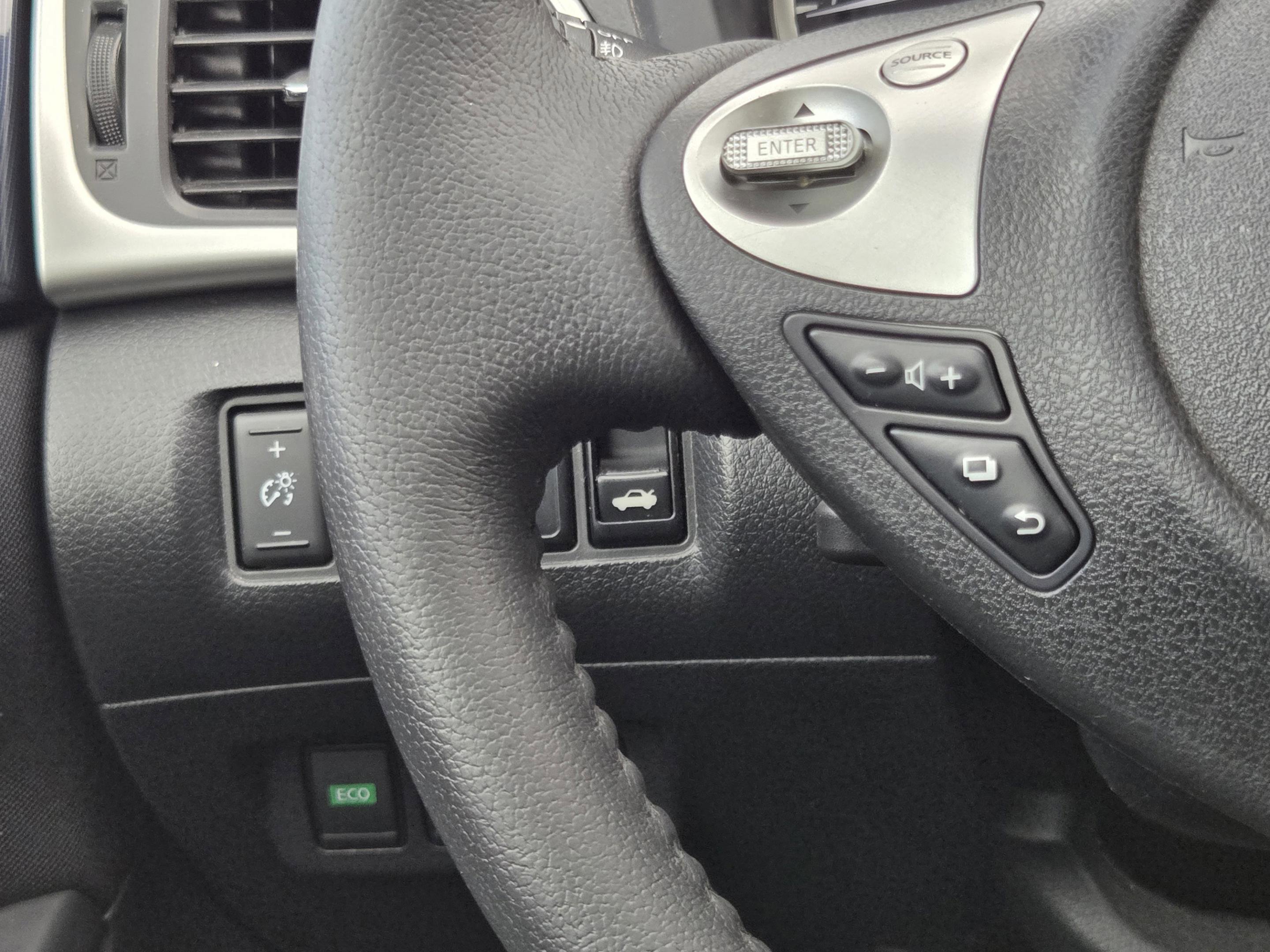 Used 2017 Nissan Sentra SR w/ Driver's Assist Package FWD image 24