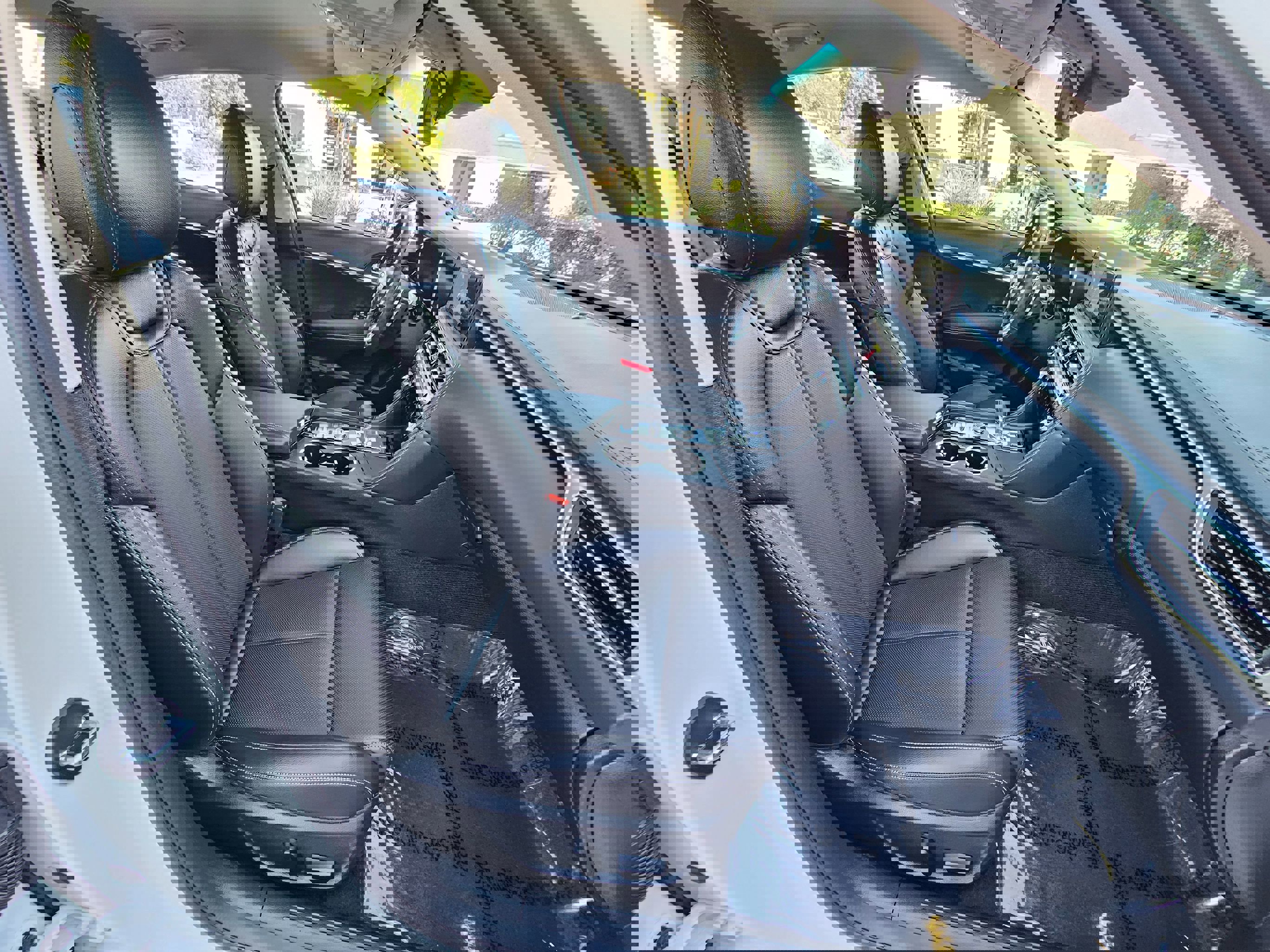 Used 2025 Genesis G70 2.5T image 34