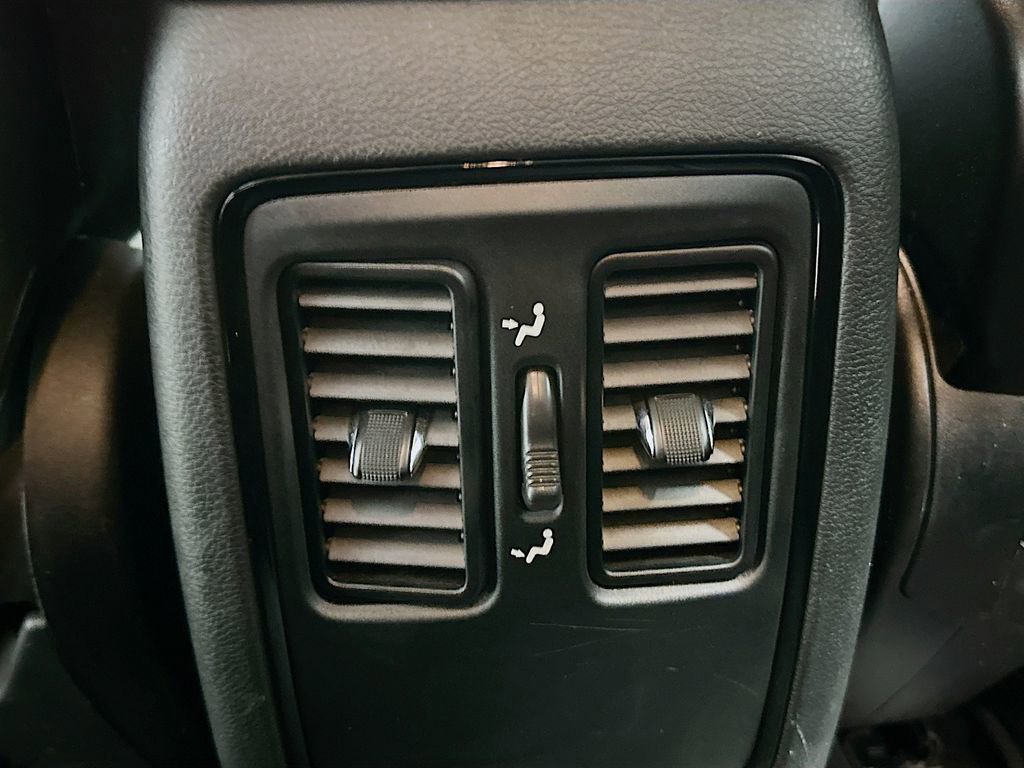 Used 2021 Dodge Durango SXT w/ 3rd Row Seating Group AWD/4WD image 25